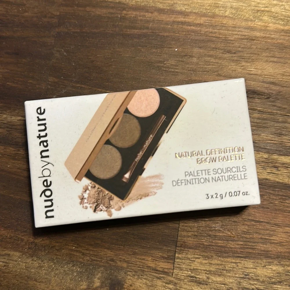 nude by nature
NATURAL DEFINITION BROW PALETTE - Picture 1 of 1